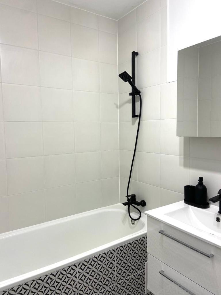 Oomph Warsaw Center Well Designed Apartment With Balcony Dış mekan fotoğraf